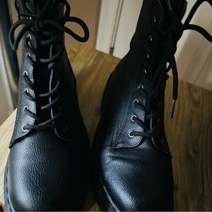Mix No. 6 LINSTON Black Leather Lace Up/Zip
Round Toe Combat Boots Size 10